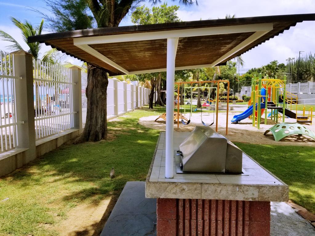 Beachfront Coral Beach Condo San Juan Exterior foto